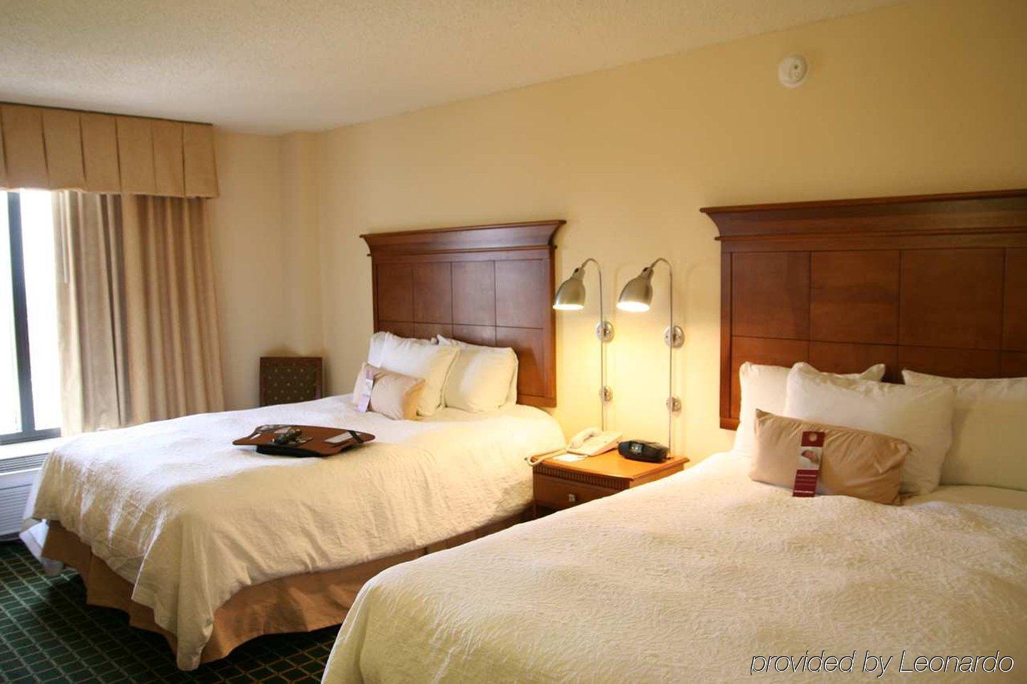 Hampton Inn Louisville Downtown Habitación foto