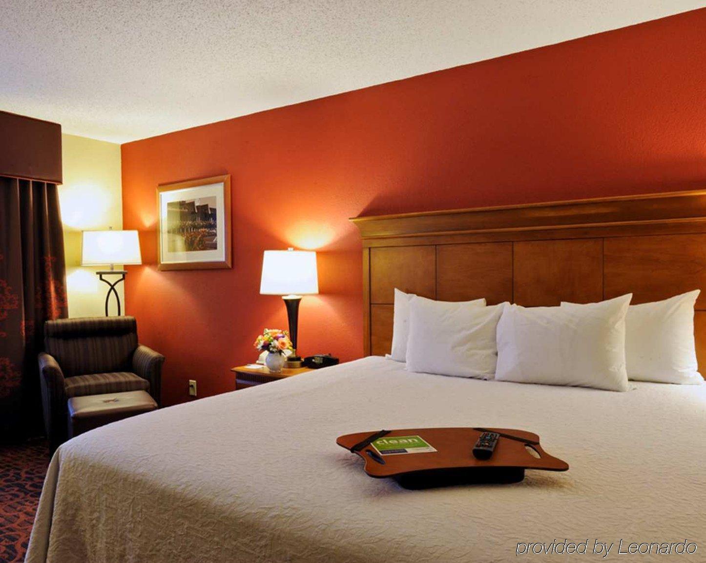 Hampton Inn Louisville Downtown Habitación foto